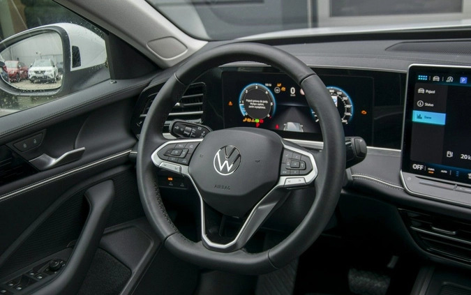 Volkswagen Passat cena 206100 przebieg: 5, rok produkcji 2024 z Wyśmierzyce małe 631